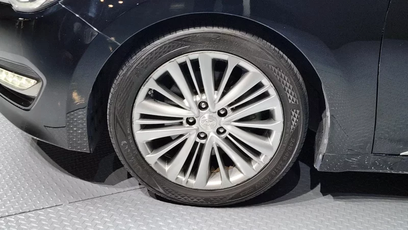 Hyundai Aslan