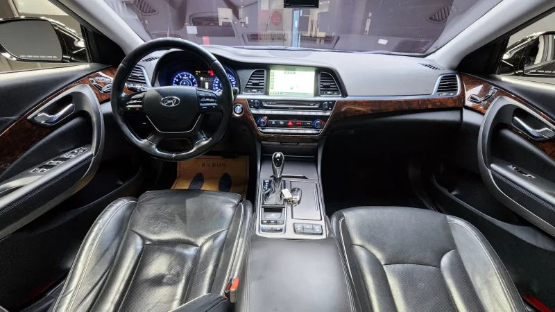 Hyundai Aslan