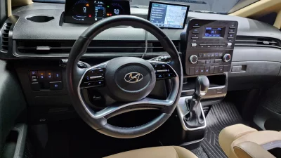 Hyundai Staria