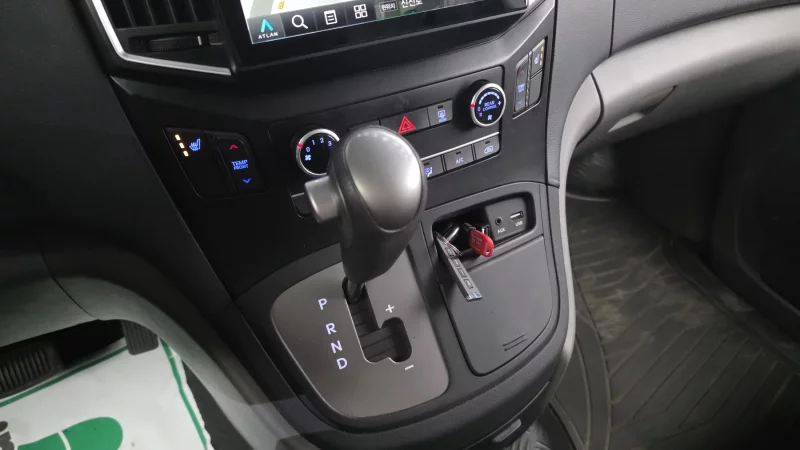 Hyundai Starex