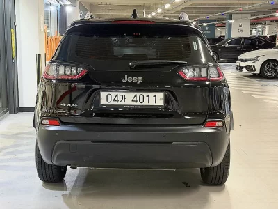 Jeep CHEROKEE
