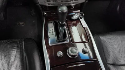 Infiniti M