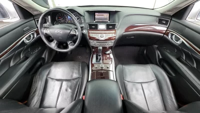 Infiniti M