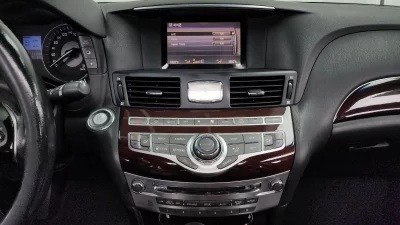 Infiniti M