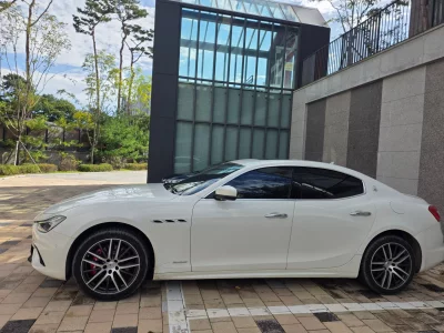 Maserati GHIBLI