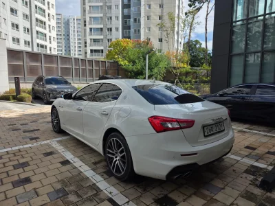 Maserati GHIBLI
