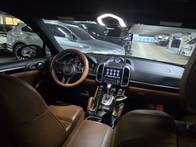 Porsche CAYENNE