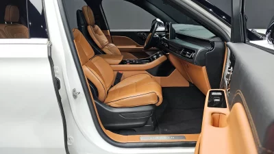 Lincoln AVIATOR