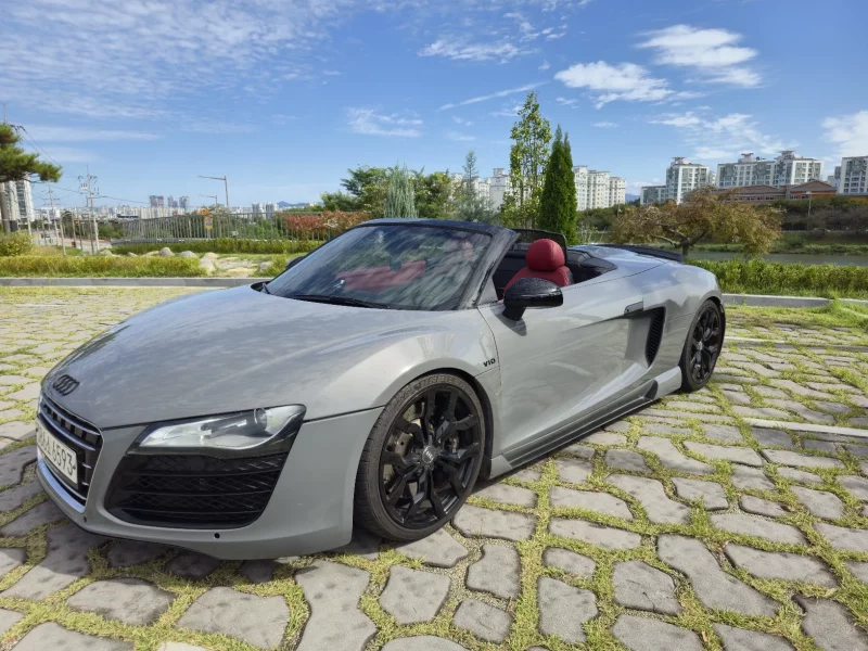 Audi R8