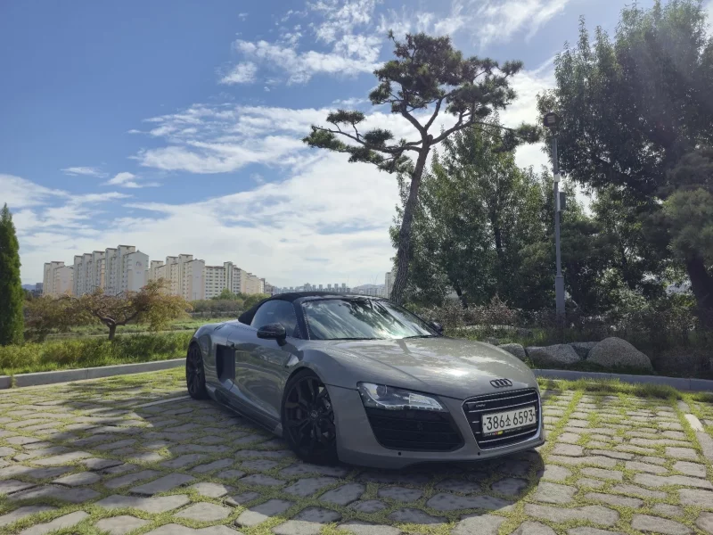 Audi R8
