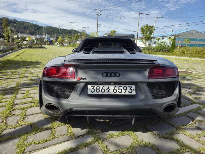 Audi R8