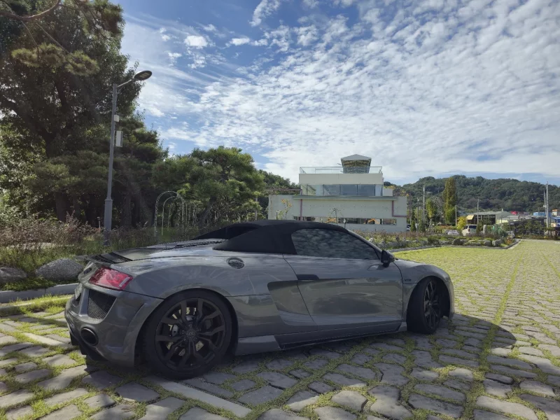 Audi R8