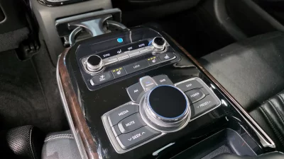 Genesis EQ900