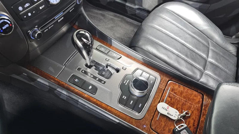 Hyundai Equus
