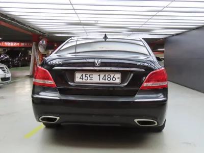 Hyundai Equus