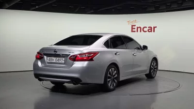 Nissan Altima