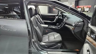 Nissan MAXIMA