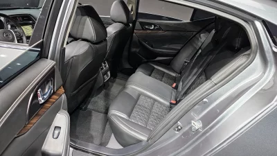 Nissan MAXIMA