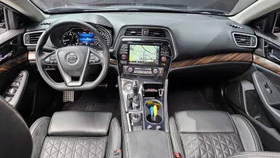 Nissan MAXIMA