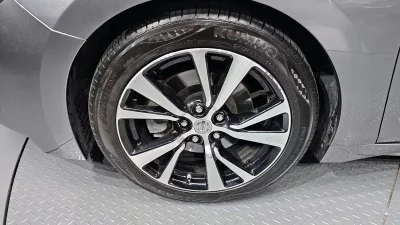 Nissan MAXIMA