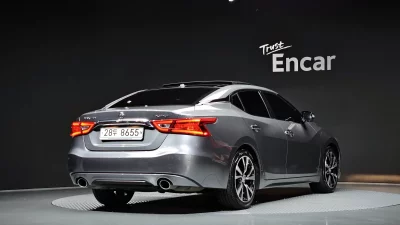 Nissan MAXIMA