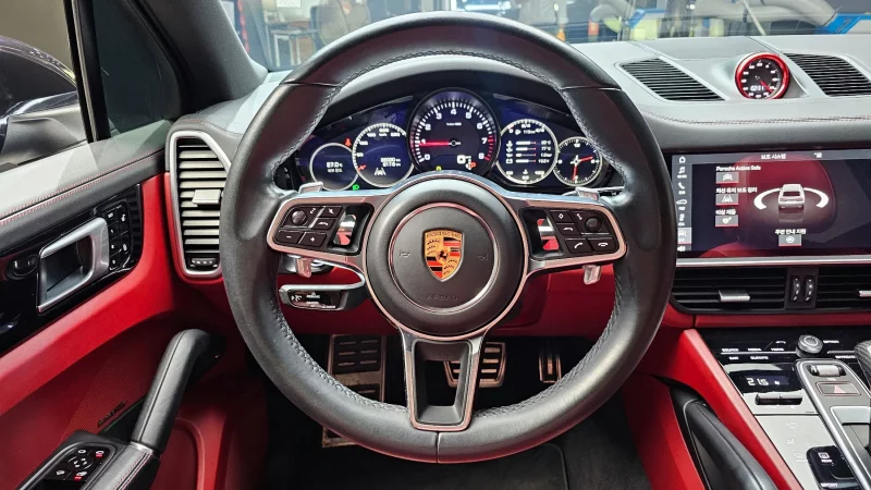 Porsche CAYENNE
