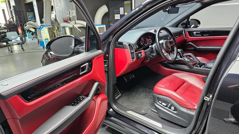 Porsche CAYENNE