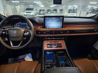 Lincoln AVIATOR