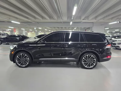 Lincoln AVIATOR