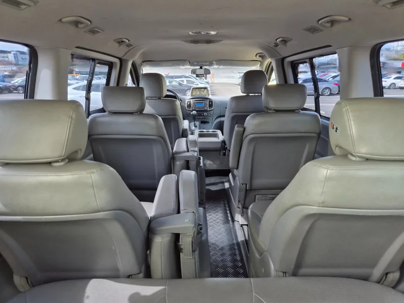 Hyundai Starex