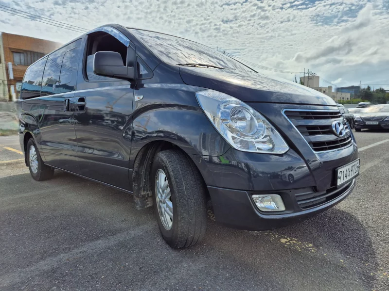 Hyundai Starex