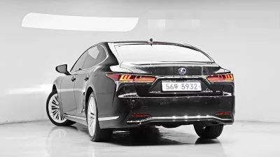 Lexus LS