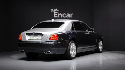 Rolls-Royce GHOST
