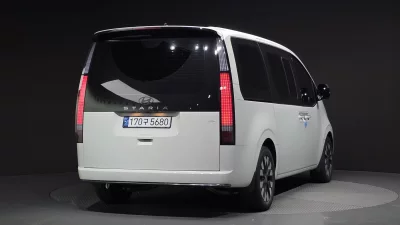 Hyundai Staria