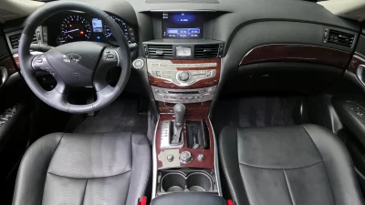 Infiniti Q70