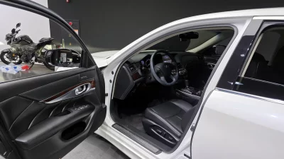 Infiniti Q70
