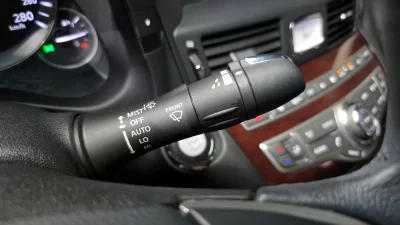 Infiniti Q70