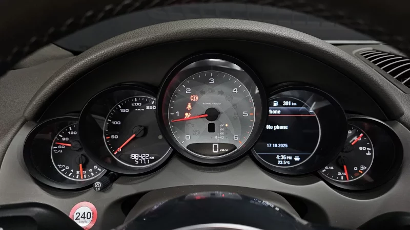 Porsche CAYENNE