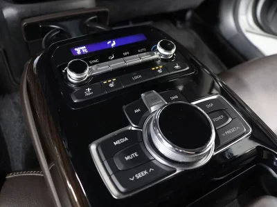 Genesis EQ900