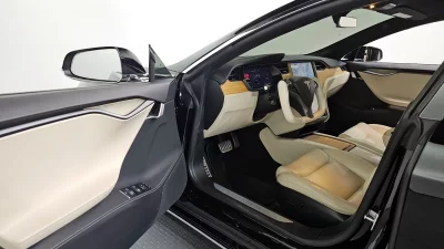 Tesla MODEL S
