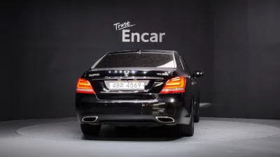 Hyundai Equus