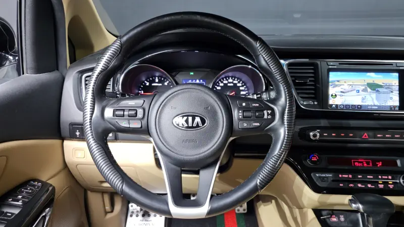 Kia Carnival