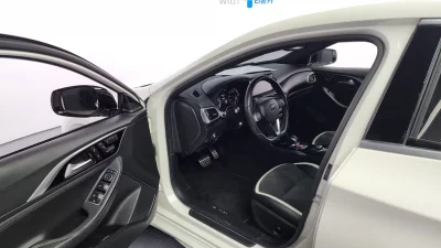 Infiniti Q30