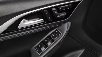 Infiniti Q30