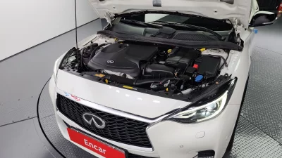 Infiniti Q30