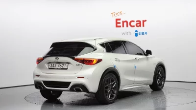 Infiniti Q30