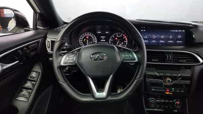 Infiniti Q30