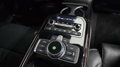 Genesis EQ900
