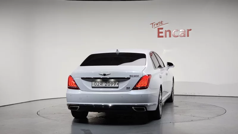 Genesis EQ900