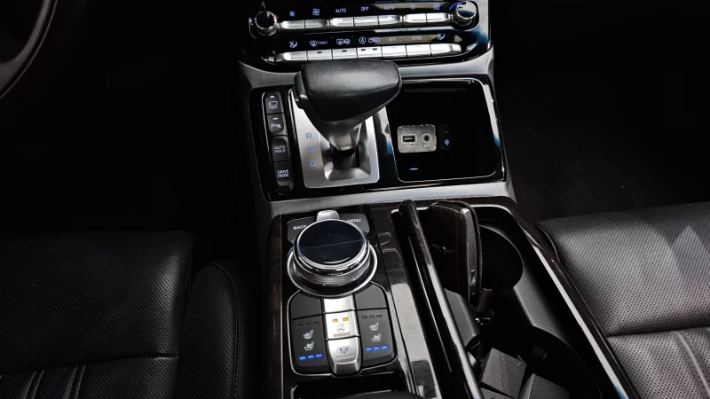 Genesis EQ900
